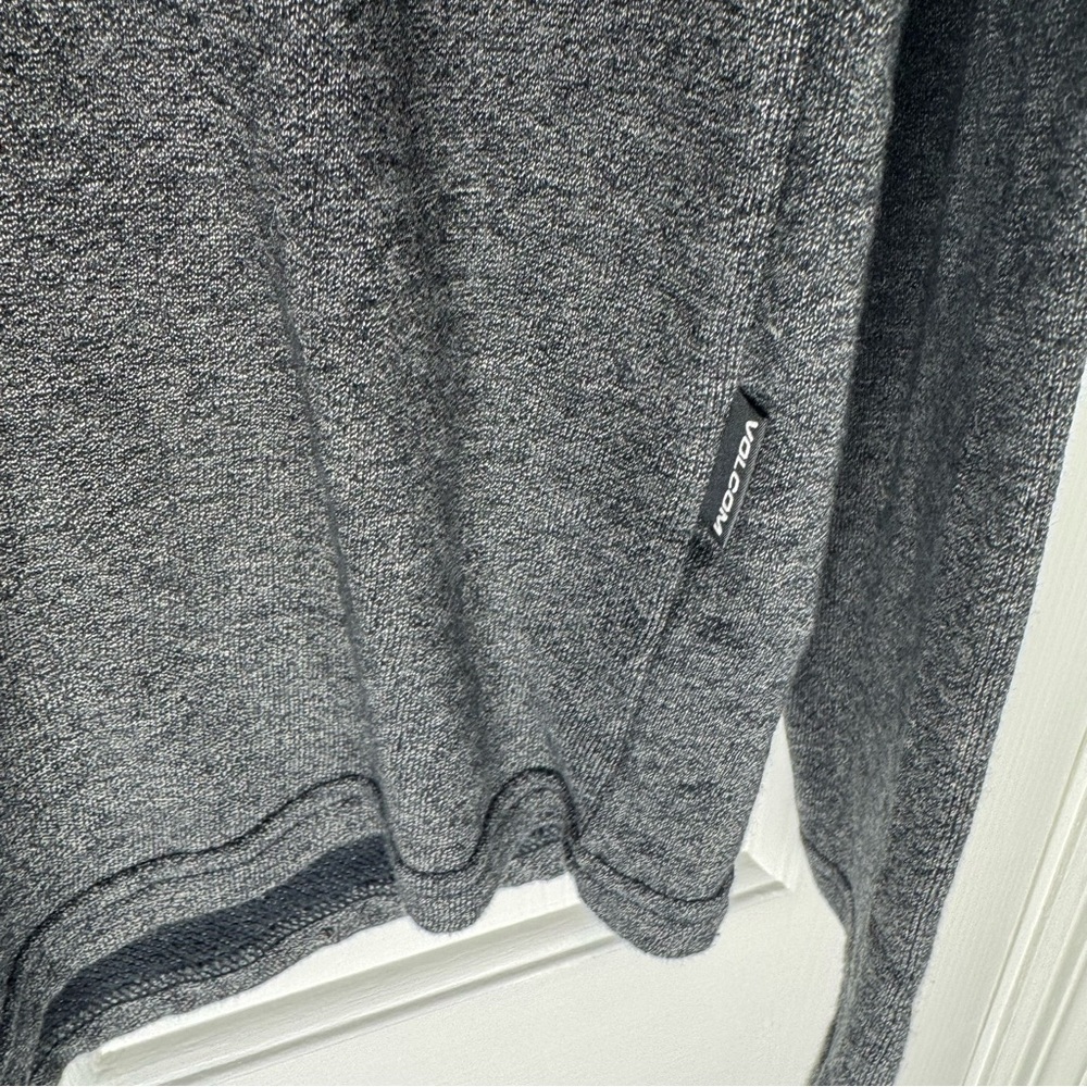 Volcom Men’s Gray Long Sleeve Henley Shirt with Pocket cotton blend - Picture 3 of 7